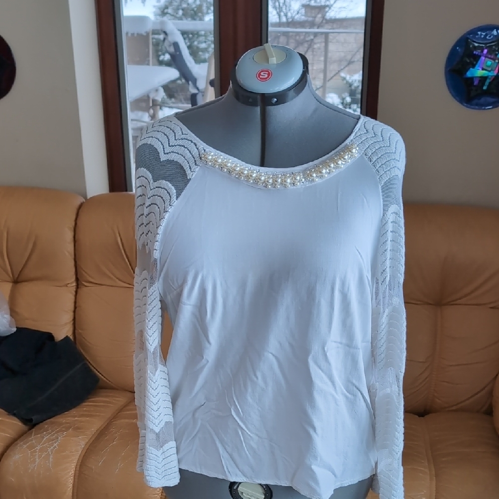 Elegant 3/4 length sleeve top